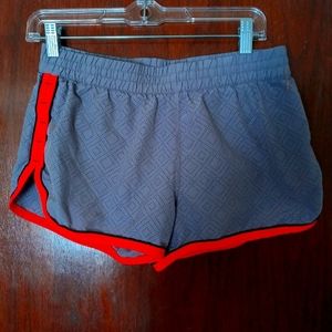 UNDER AMOUR WOMEN'S SHORTS